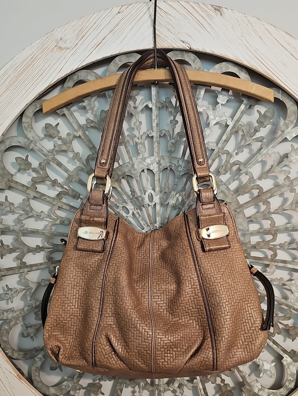 B  Makowsky Shoulder Bag